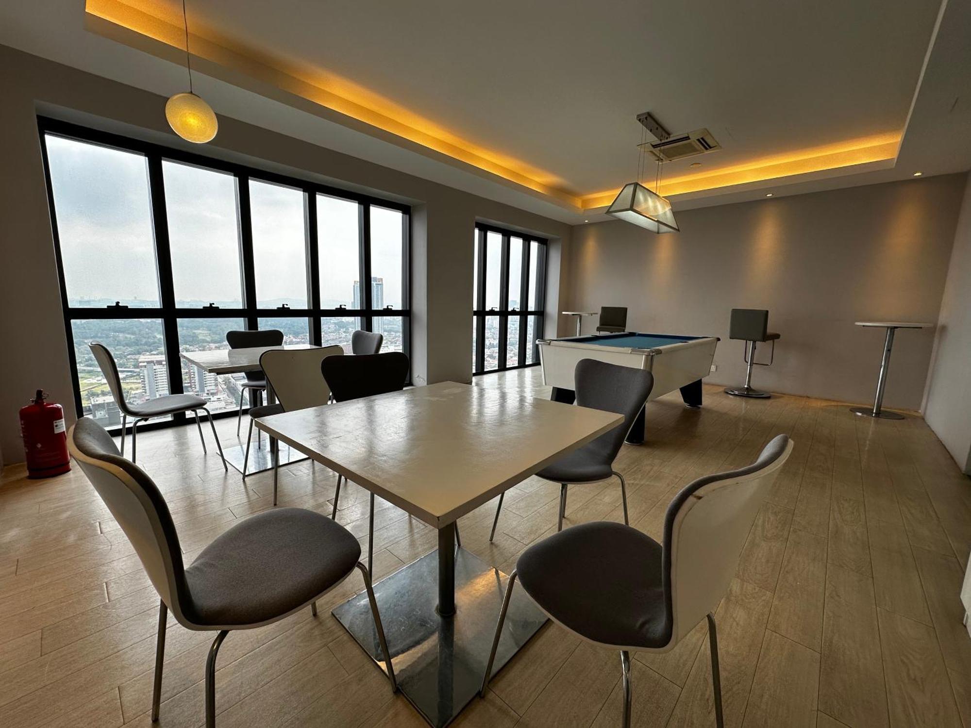 Takuro Homestay Петалинг-Джая Экстерьер фото