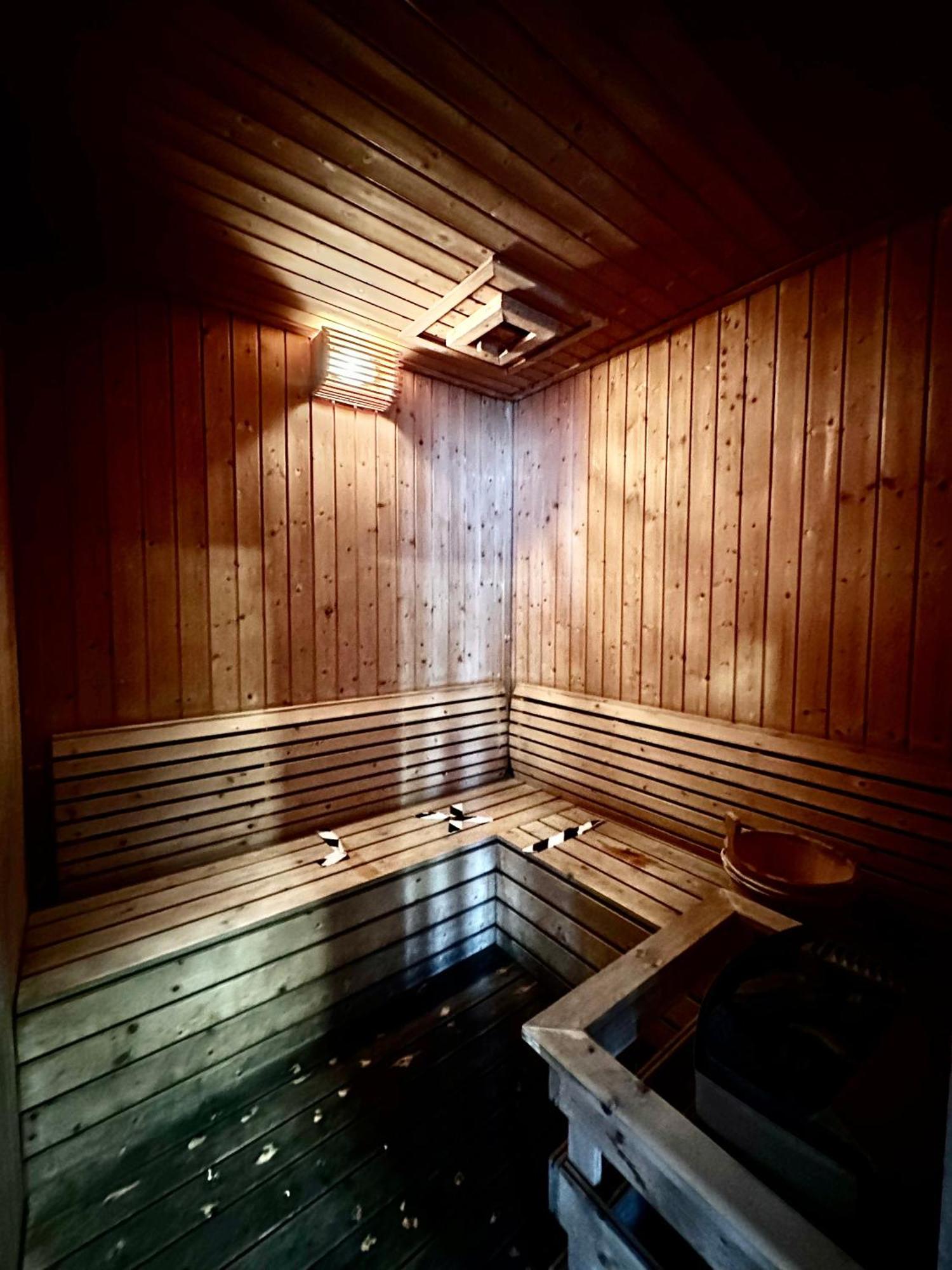 Takuro Homestay Петалинг-Джая Экстерьер фото